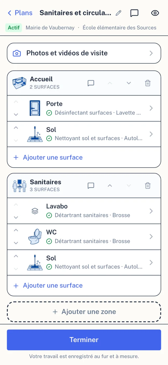 L’application sur téléphone : un plan, ses zones et ses surfaces, et l’accès aux photos et vidéos de la visite.
